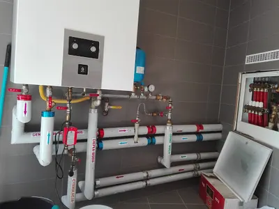 Instal-Komfort usługi hydrauliczne, instalacje gazowe, pompy ciepła, ogrzewanie podłogowe, montaż kotłów gazowych,